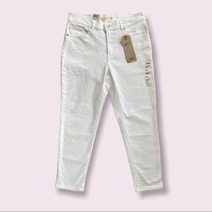 Levi’s Classic Crop White Jeans